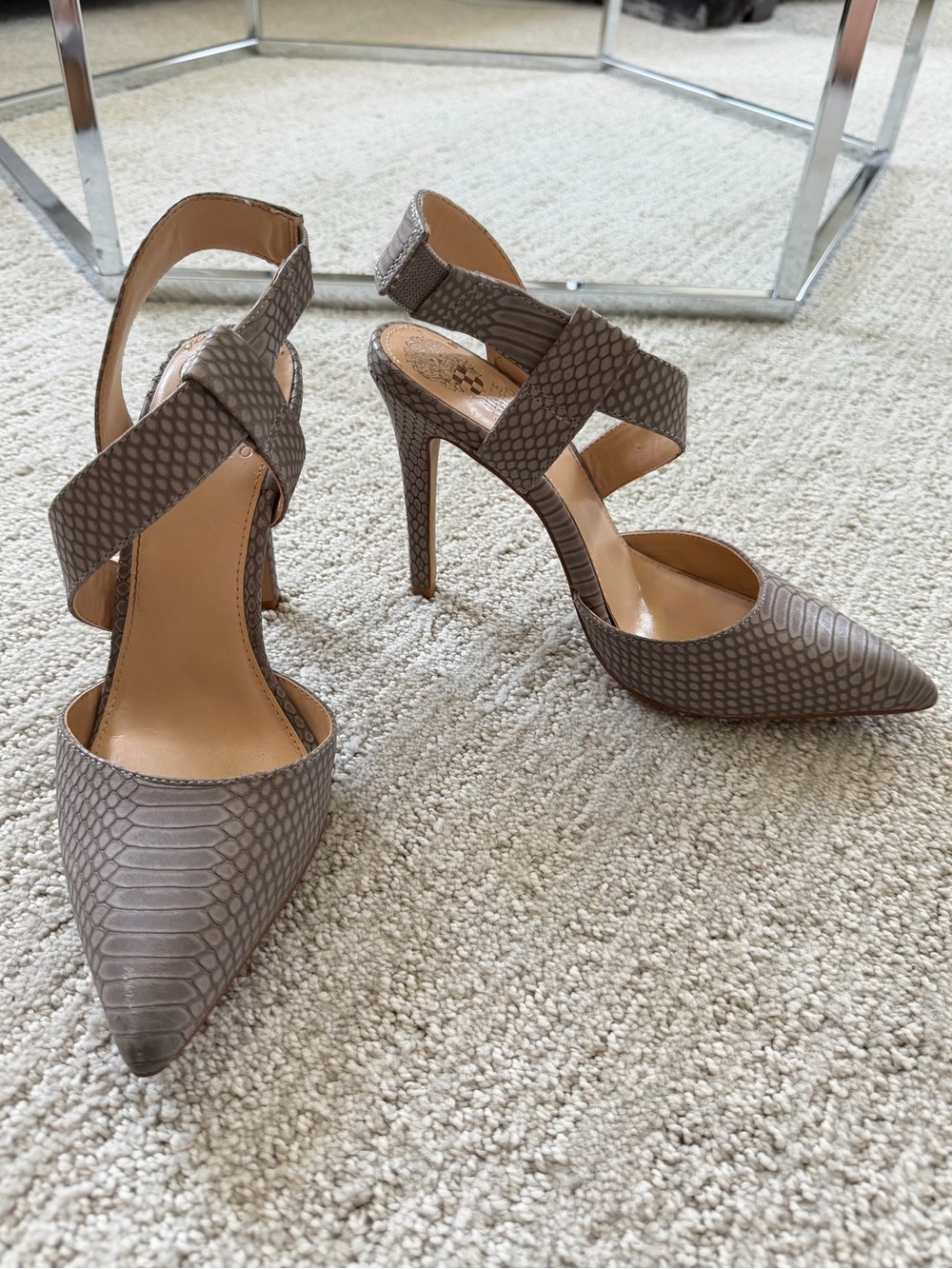 Vince Camuto snakeskin gray sling back pumps